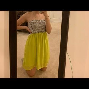 Super cute and comfy strapless dress!